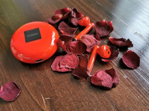 Valentinstagsgewinnspiel Huawei Freebuds 3 rot