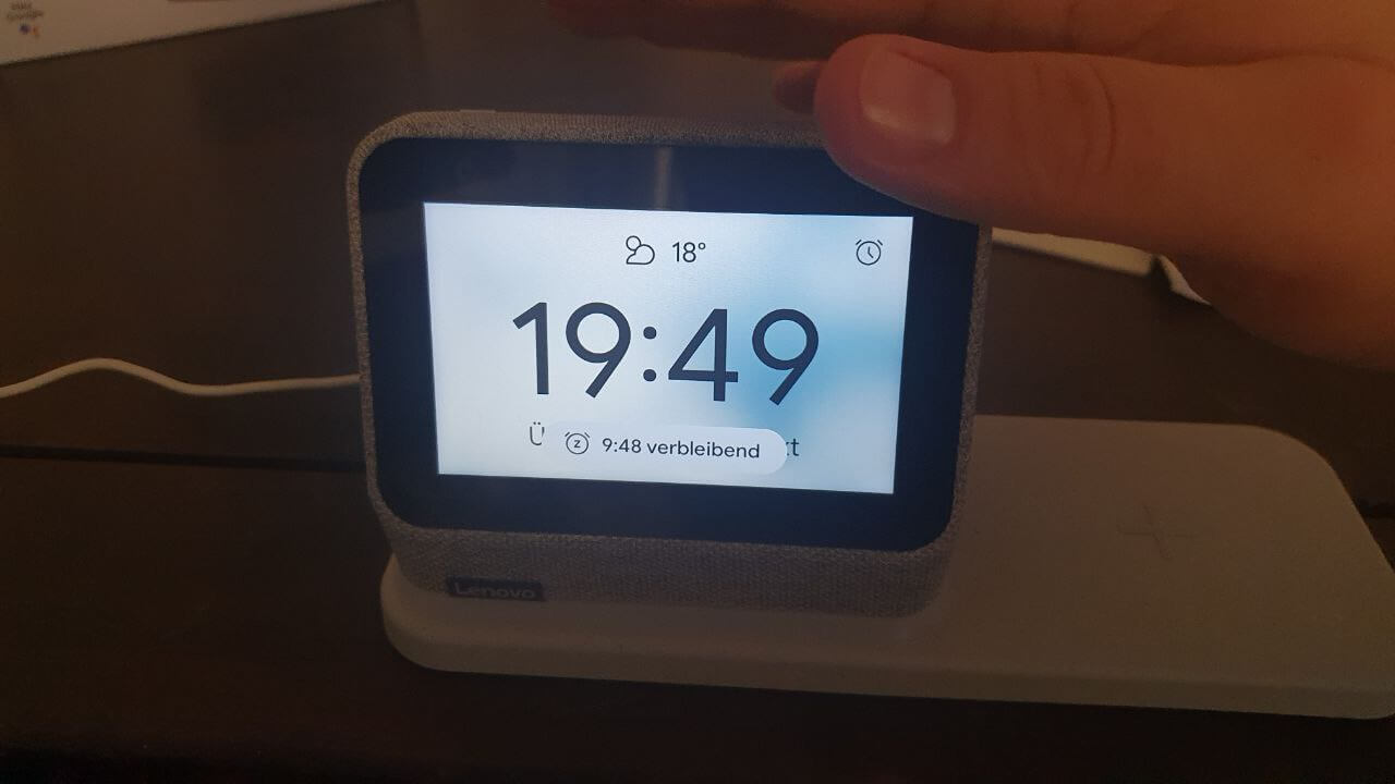 Lenovo Smart Clock 2 Slap for a nap