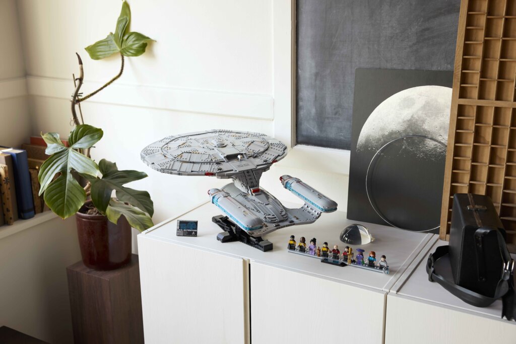 Lego Icons Star Trek U.S.S. Enterprise NCC-1701-D